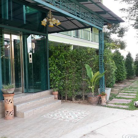 Garden Corner Resort & Hotel Phitszanulok Kültér fotó