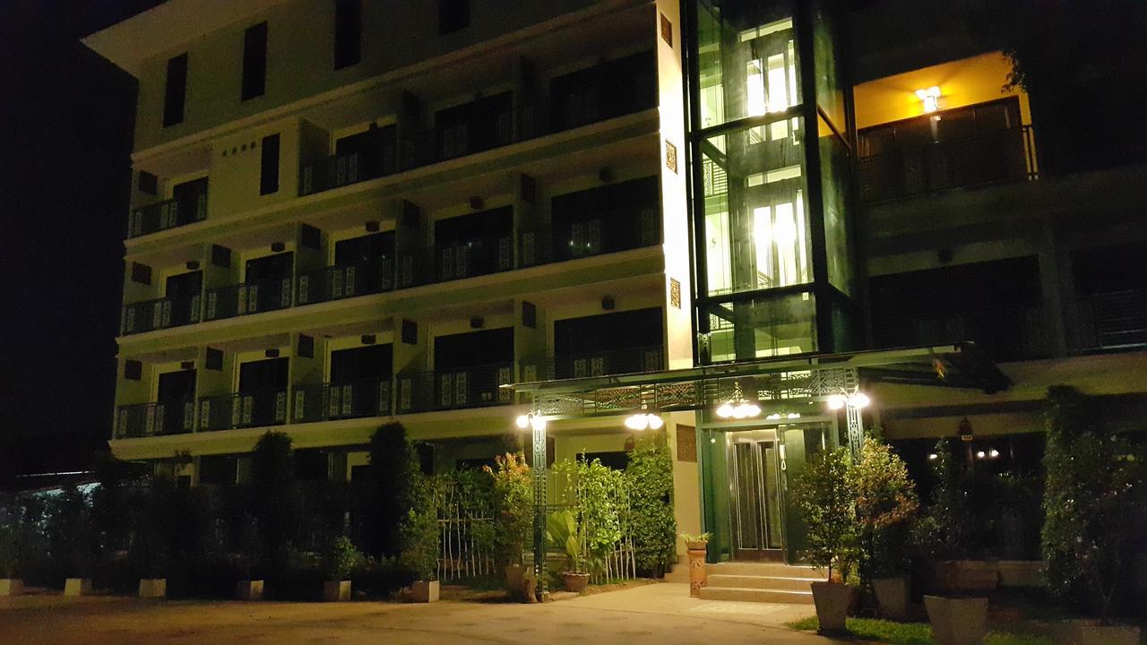 Garden Corner Resort & Hotel Phitszanulok Kültér fotó