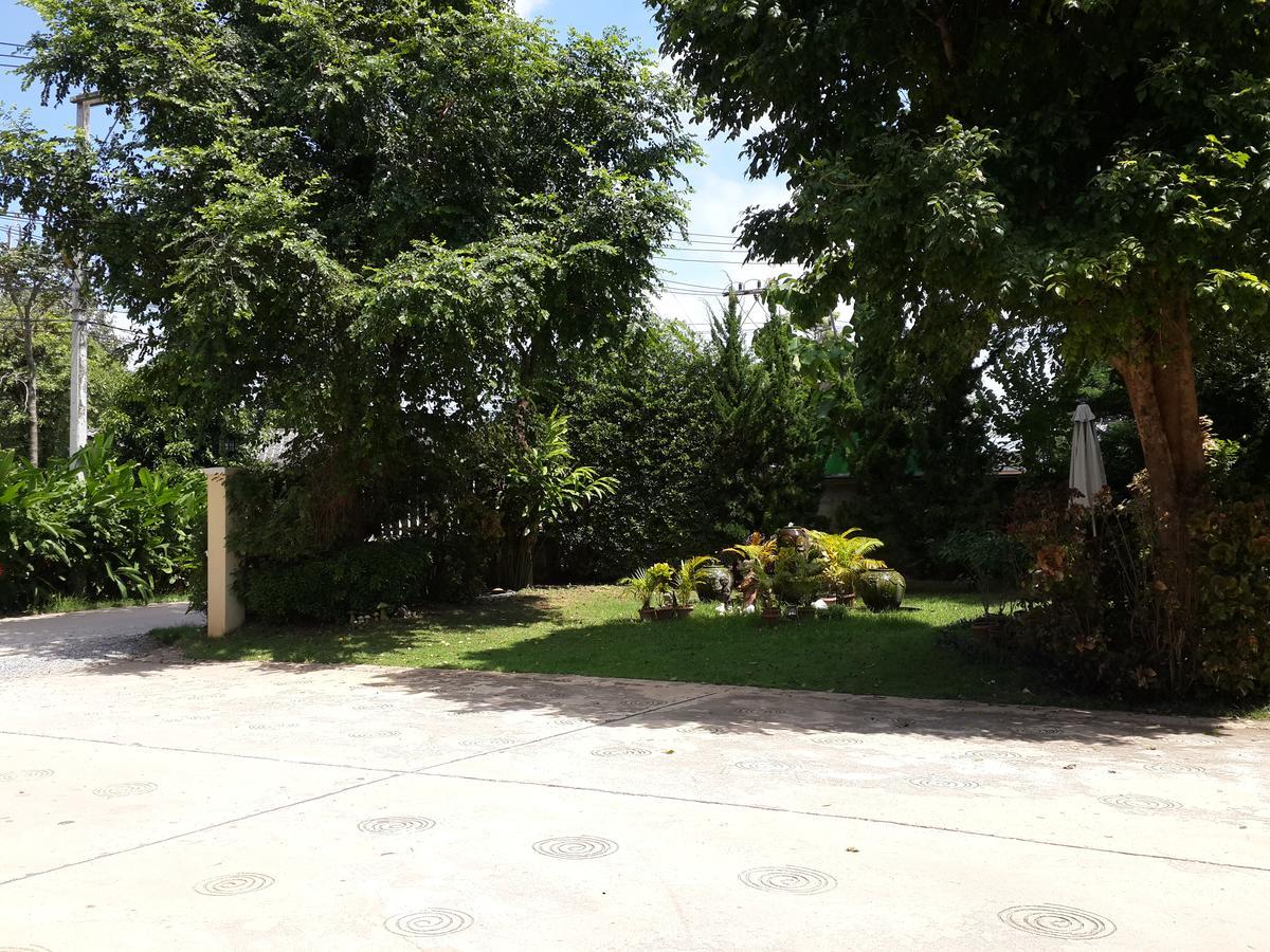 Garden Corner Resort & Hotel Phitszanulok Kültér fotó